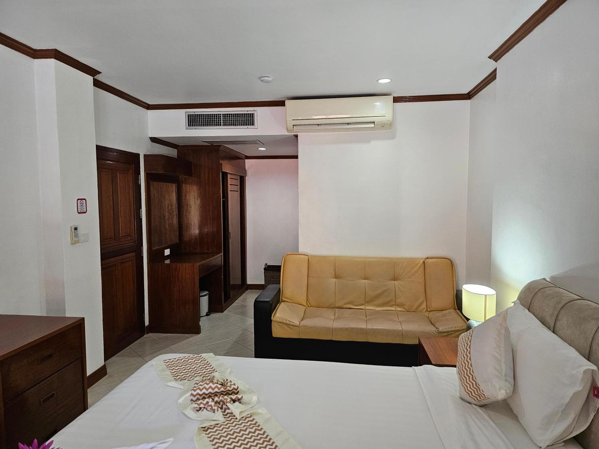 Sai Rougn Apartment Patong Exterior photo