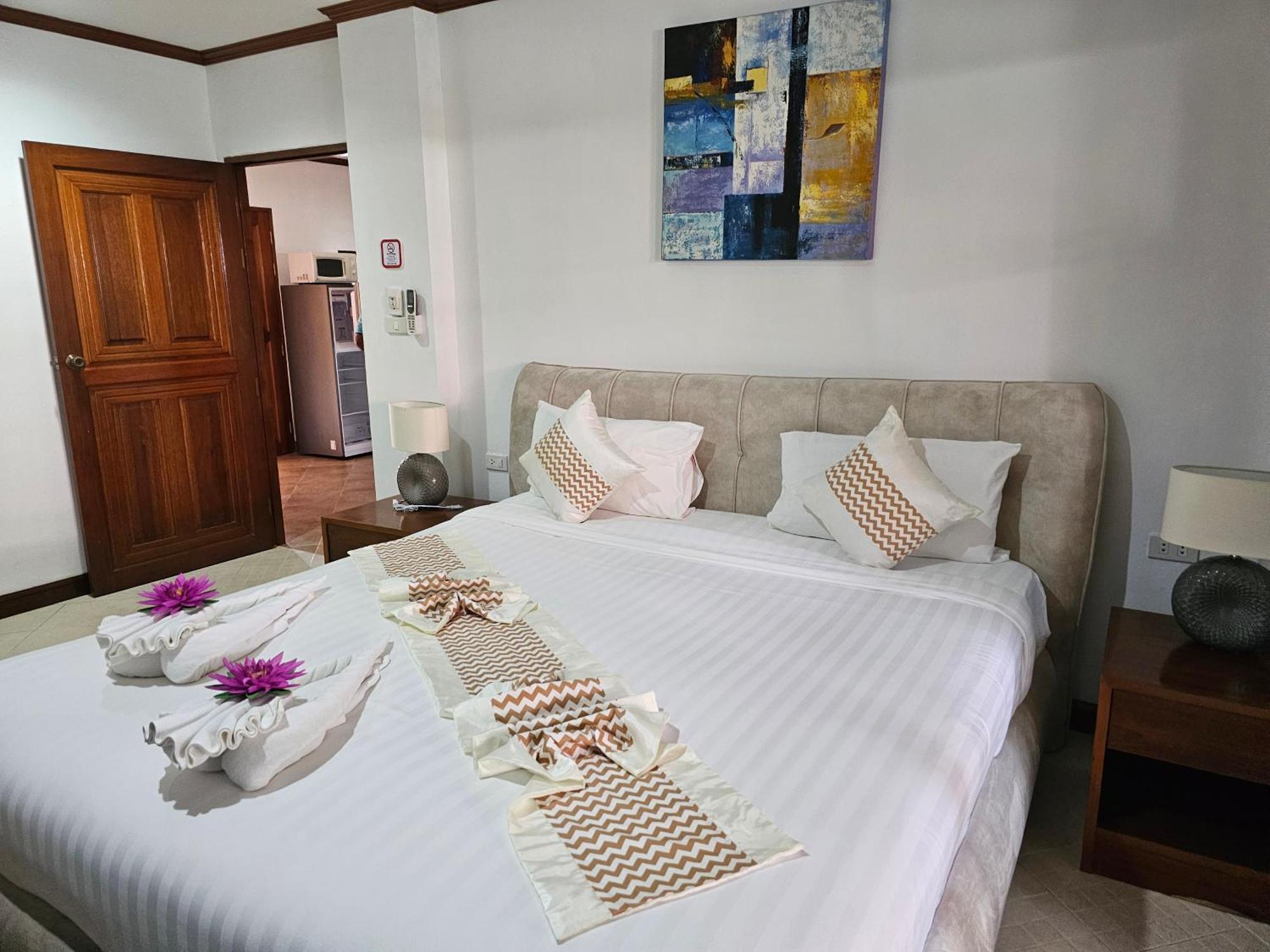 Sai Rougn Apartment Patong Exterior photo